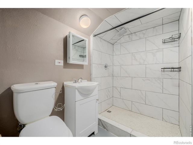 825 Gray Street, Lakewood, CO 80214