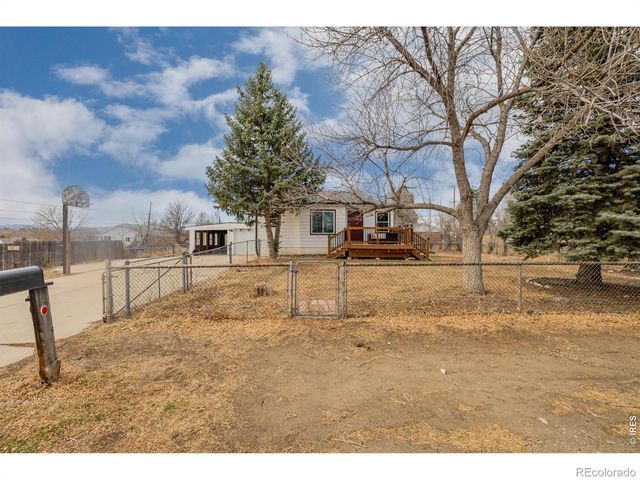 825 Gray Street, Lakewood, CO 80214