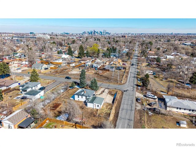 825 Gray Street, Lakewood, CO 80214