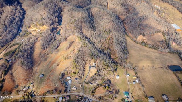 186 Ridgewood Drive, Fort Blackmore, VA 24250