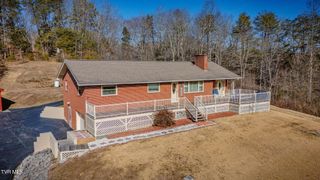 186 Ridgewood Drive, Fort Blackmore, VA 24250
