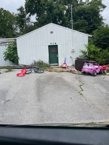 220 Lafayette Ave, Lawrenceburg, TN 38464