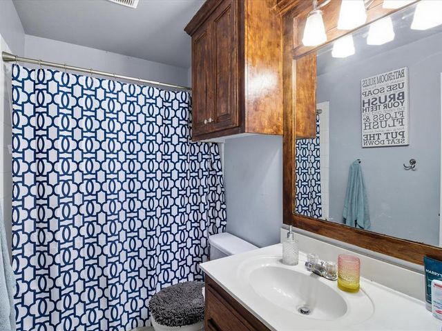 12516 SW 11th Street, Yukon, OK 73099