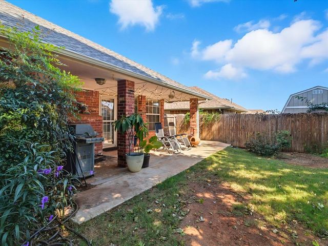 12516 SW 11th Street, Yukon, OK 73099