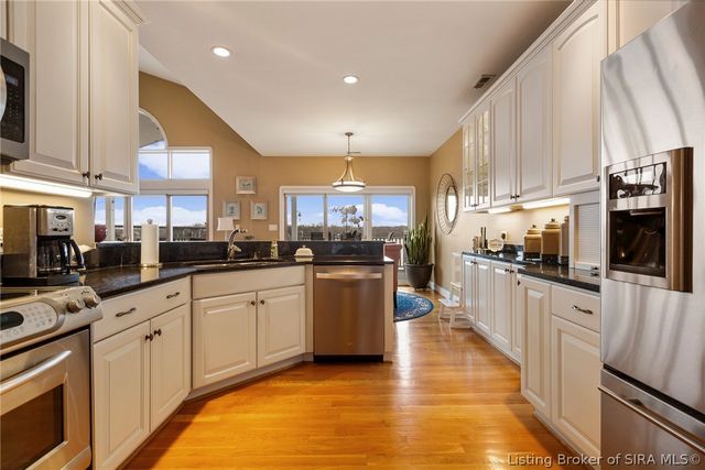 4706 Upper River Road, Jeffersonville, IN 47130