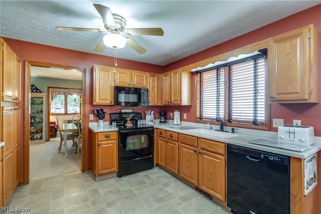 4890 Belden Park Drive NW, North Canton, OH 44720