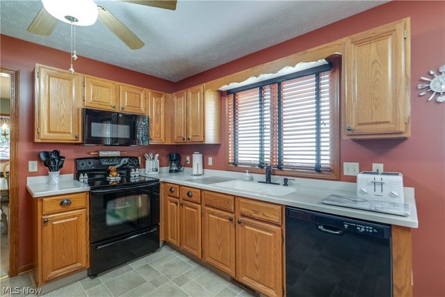 4890 Belden Park Drive NW, North Canton, OH 44720