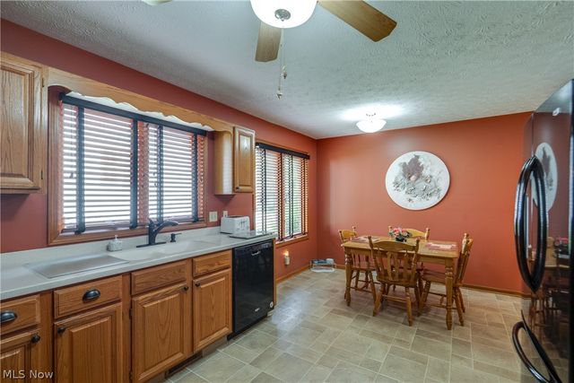 4890 Belden Park Drive NW, North Canton, OH 44720