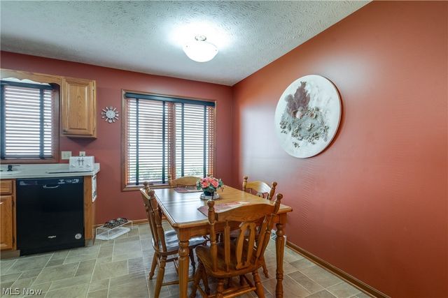 4890 Belden Park Drive NW, North Canton, OH 44720
