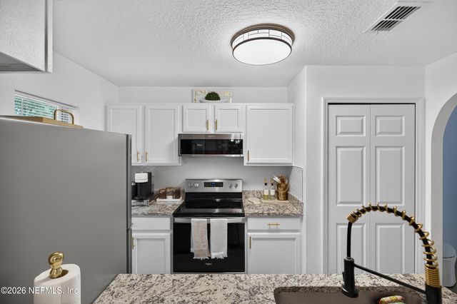 7038 SAINT IVES Court, Jacksonville, FL 32244