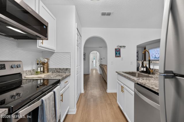 7038 SAINT IVES Court, Jacksonville, FL 32244