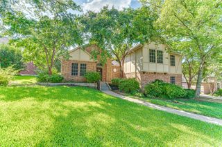1109 Oak Creek Drive, Ennis, TX 75119