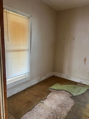 606 2nd. St., Parkersburg, IA 50665