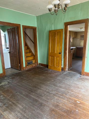 606 2nd. St., Parkersburg, IA 50665