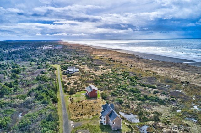 132 Dunes Lane, Ocean Shores, WA 98569