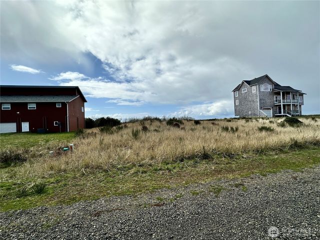 132 Dunes Lane, Ocean Shores, WA 98569