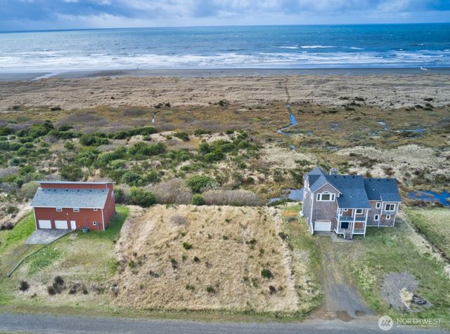 132 Dunes Lane, Ocean Shores, WA 98569