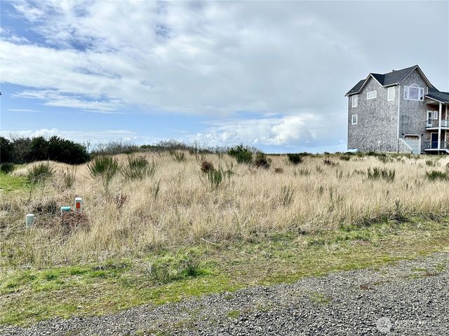 132 Dunes Lane, Ocean Shores, WA 98569