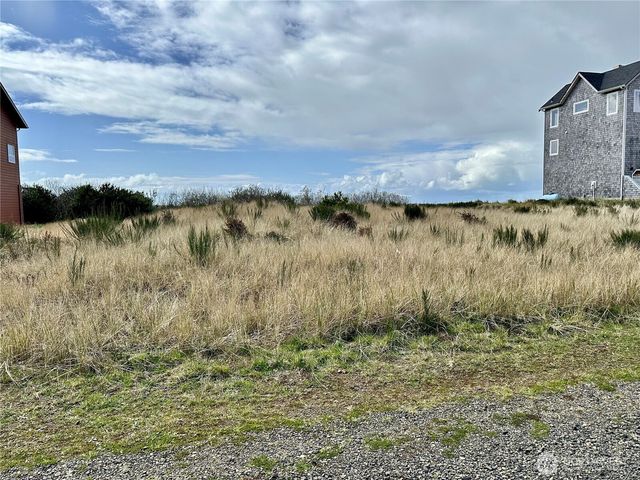 132 Dunes Lane, Ocean Shores, WA 98569