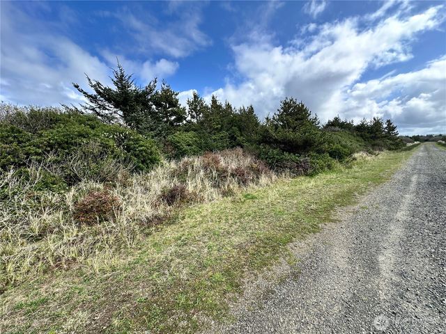 132 Dunes Lane, Ocean Shores, WA 98569