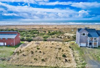 132 Dunes Lane, Ocean Shores, WA 98569