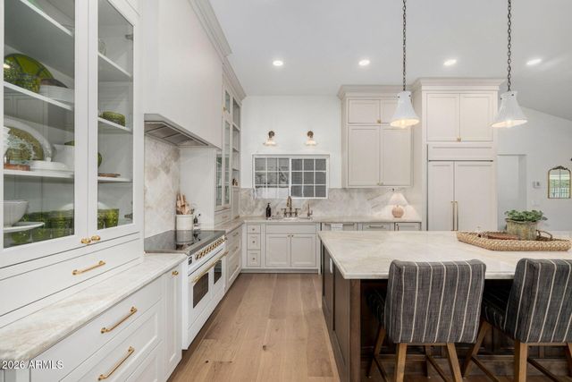 701 E ENCINAS Avenue, Gilbert, AZ 85234