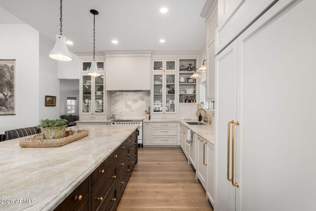 701 E ENCINAS Avenue, Gilbert, AZ 85234