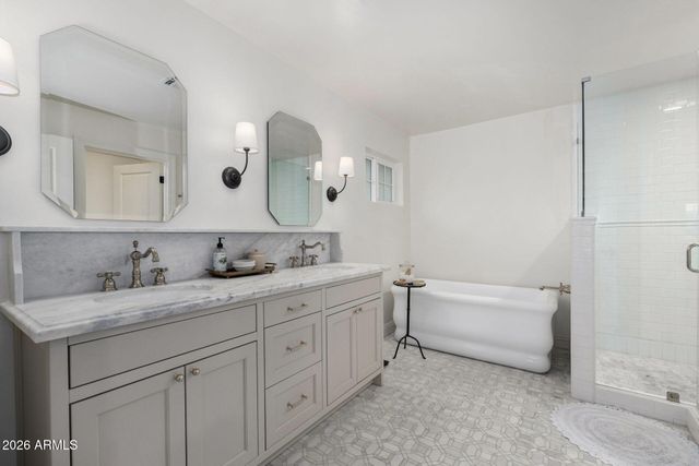 701 E ENCINAS Avenue, Gilbert, AZ 85234