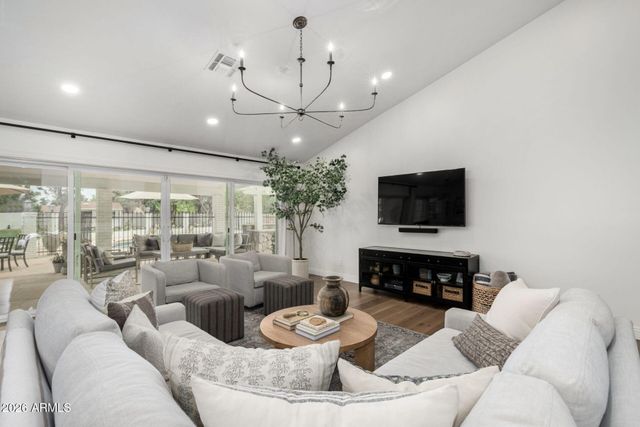 701 E ENCINAS Avenue, Gilbert, AZ 85234