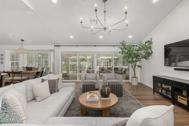 701 E ENCINAS Avenue, Gilbert, AZ 85234