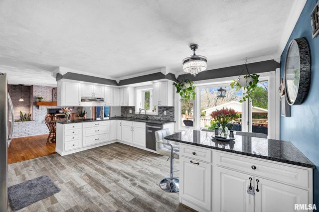 348 CIRCLE SHORE Drive, Washington, IL 61571
