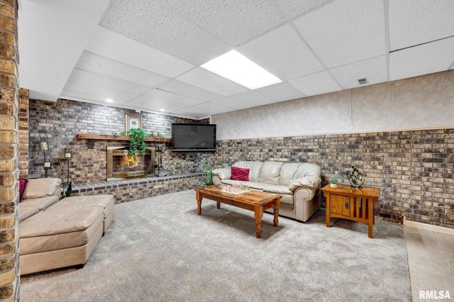 348 CIRCLE SHORE Drive, Washington, IL 61571