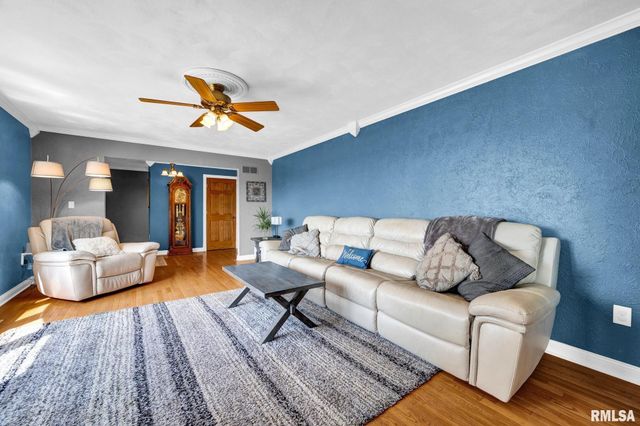 348 CIRCLE SHORE Drive, Washington, IL 61571