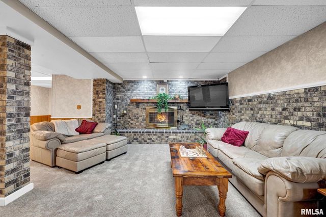 348 CIRCLE SHORE Drive, Washington, IL 61571