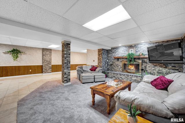 348 CIRCLE SHORE Drive, Washington, IL 61571