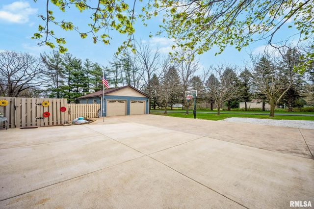 348 CIRCLE SHORE Drive, Washington, IL 61571