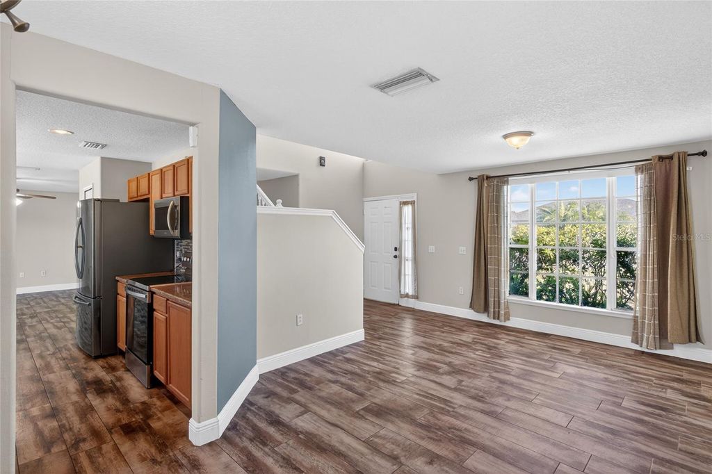 Image 9 of property listing at 1001 DAMPIERRE COURT, Kissimmee, FL 34759