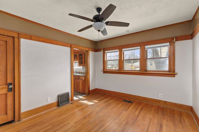 1327 39th Street, Des Moines, IA 50311