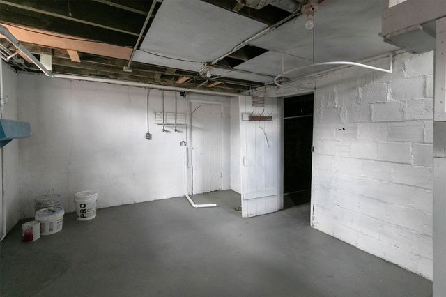 1327 39th Street, Des Moines, IA 50311