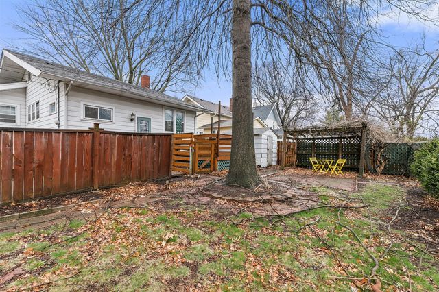 1327 39th Street, Des Moines, IA 50311