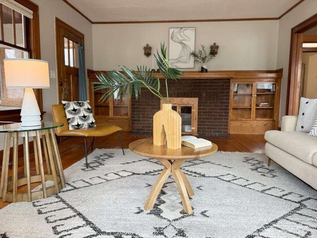 1327 39th Street, Des Moines, IA 50311