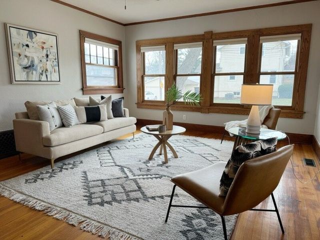 1327 39th Street, Des Moines, IA 50311