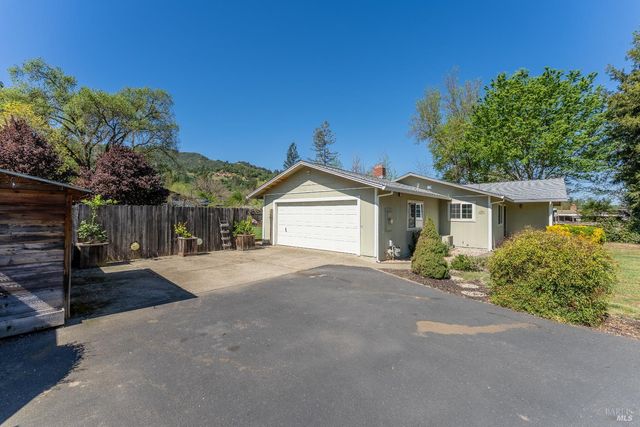 80 Whitmore Ln, Ukiah, CA 95482