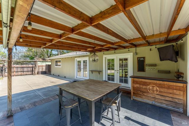 80 Whitmore Ln, Ukiah, CA 95482