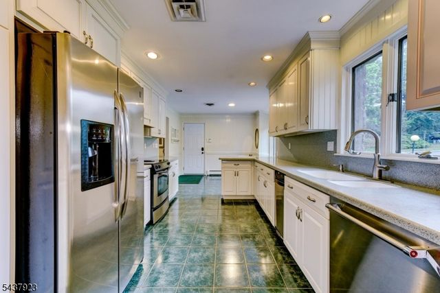 1 Hendrick Rd, Readington Twp., NJ 08822