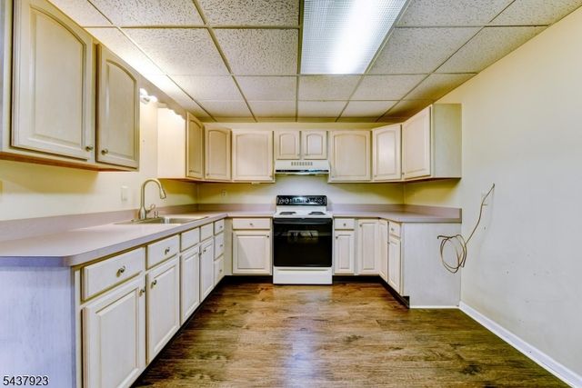 1 Hendrick Rd, Readington Twp., NJ 08822