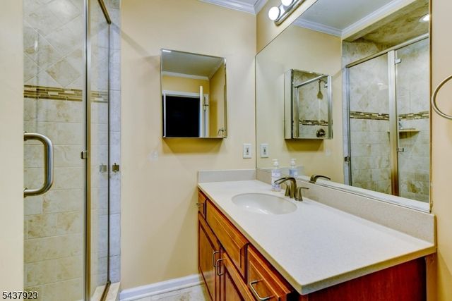 1 Hendrick Rd, Readington Twp., NJ 08822