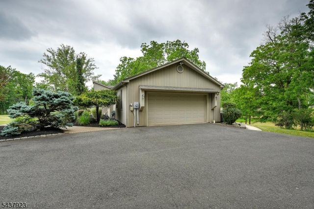 1 Hendrick Rd, Readington Twp., NJ 08822