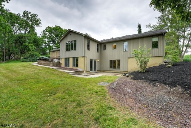 1 Hendrick Rd, Readington Twp., NJ 08822