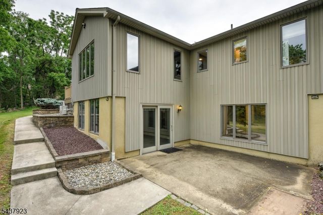1 Hendrick Rd, Readington Twp., NJ 08822